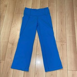 LULULEMON BLUE CROPPED LEGGINGS SIZE 2